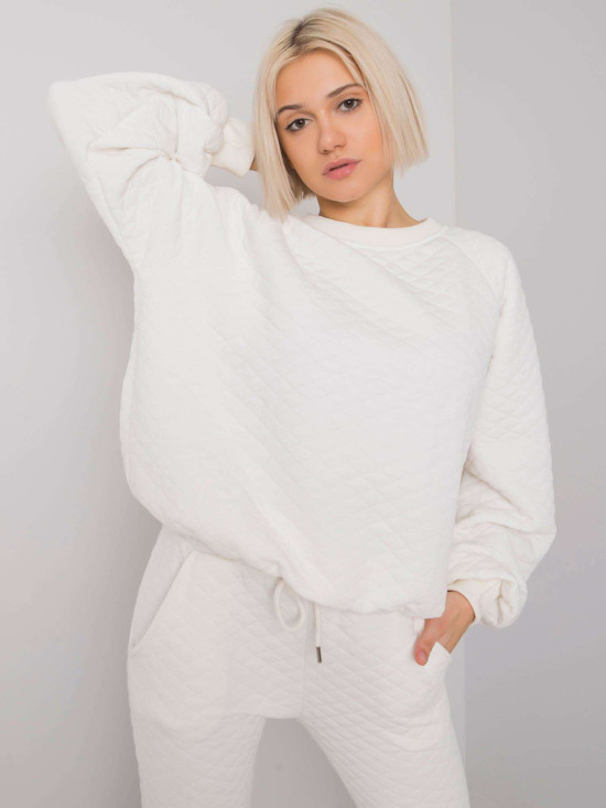 Stylowy komplet w ecru