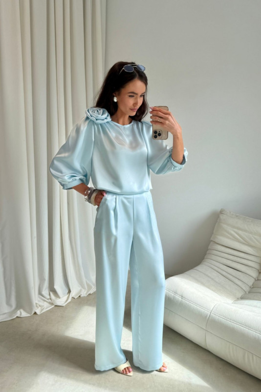 Spodnie w kolorze baby blue