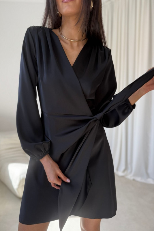 Czarna mini sukienka kopertowa Catlin