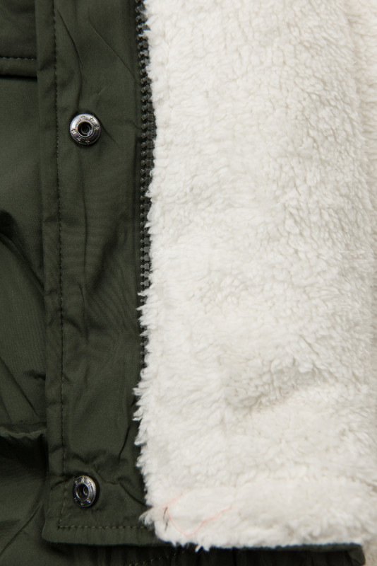 Zimowa parka w kolorze khaki z futerkiem