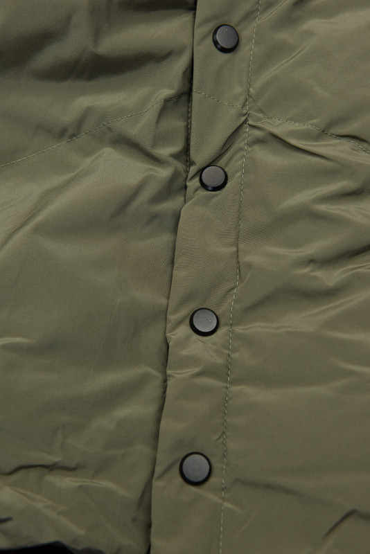 Oliwkowo-zielona długa kurtka na zimę