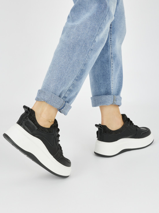 Damskie czarne sneakersy na grubej podeszwie