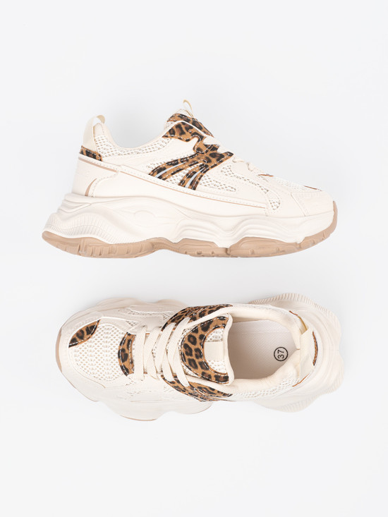 Sneakersy na grubej podeszwie w panterkę