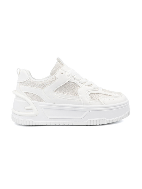 Białe sneakersy z koronką
