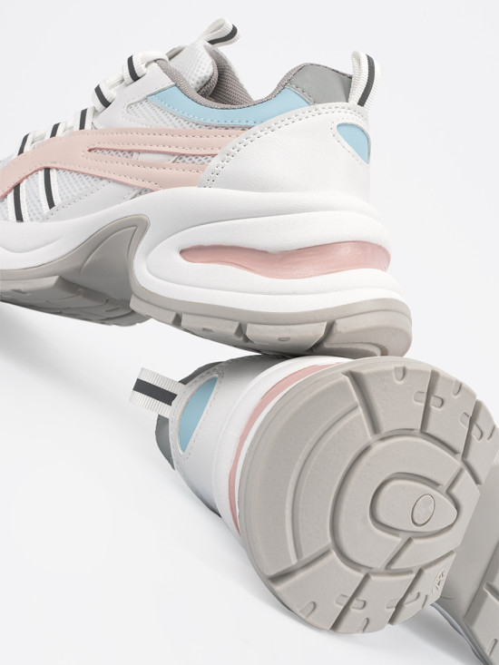 Pastelowe buty sportowe na platformie