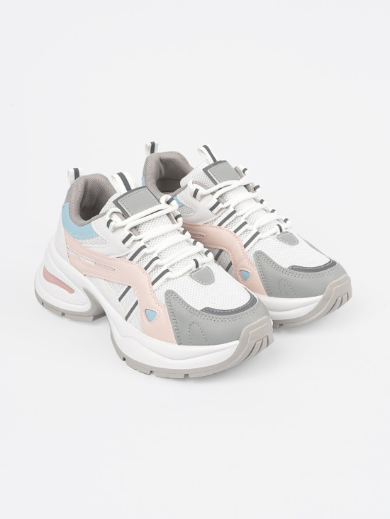 Pastelowe buty sportowe na platformie