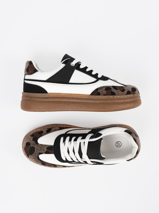 Biało-czarne sneakersy z panterkowymi wstawkami