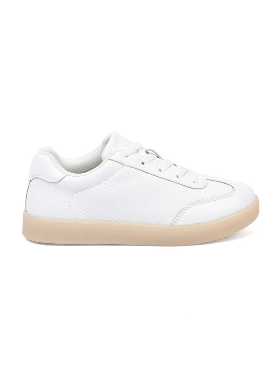 Białe damskie sneakersy