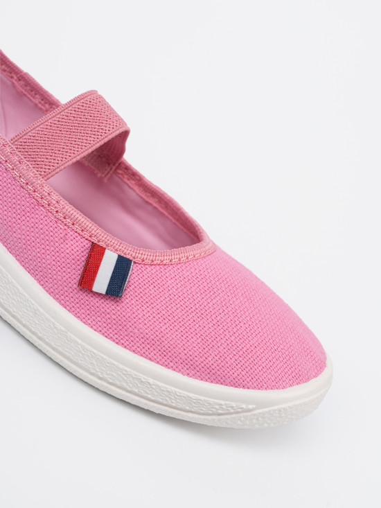 Lekkie różowe buty z elastycznym paskiem