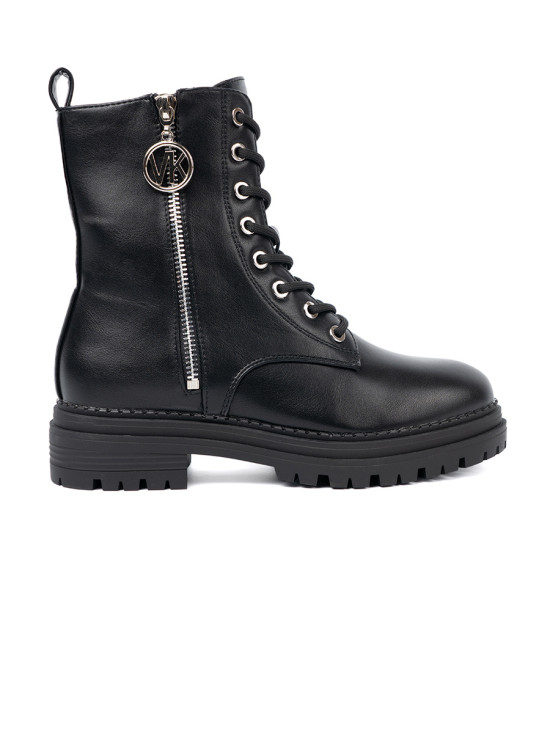 Stylowe czarne workery z metalowym detalem