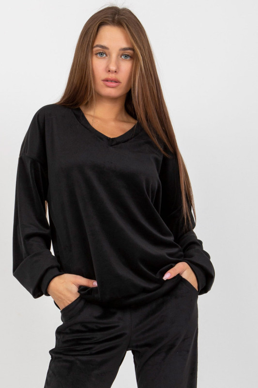 Elegancka czarna welurowa bluza z dekoltem w serek