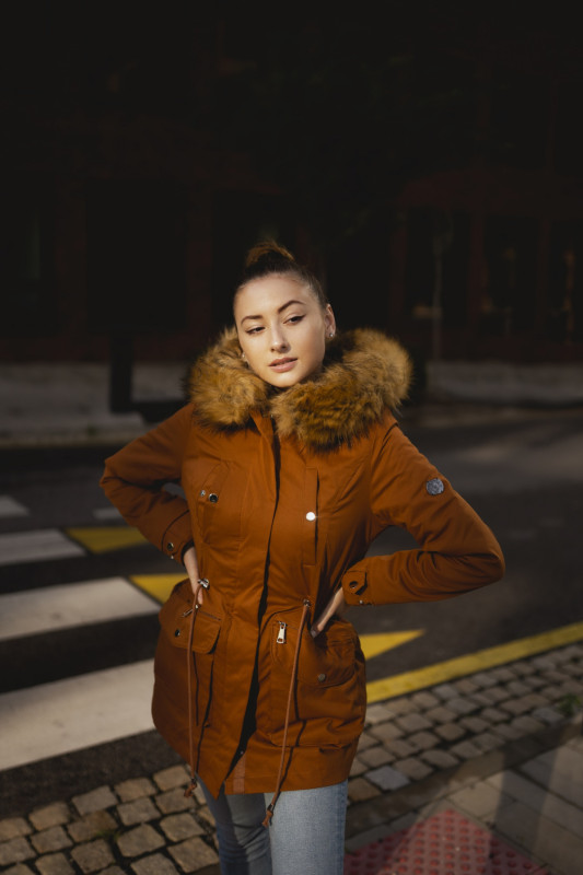 Khaki parka z odpinaną podszewką i futerkiem