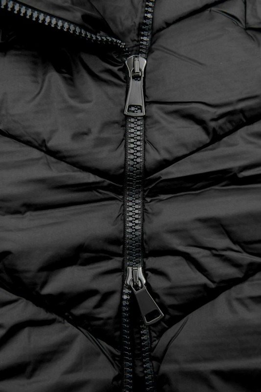 Czarna długa zimowa kurtka