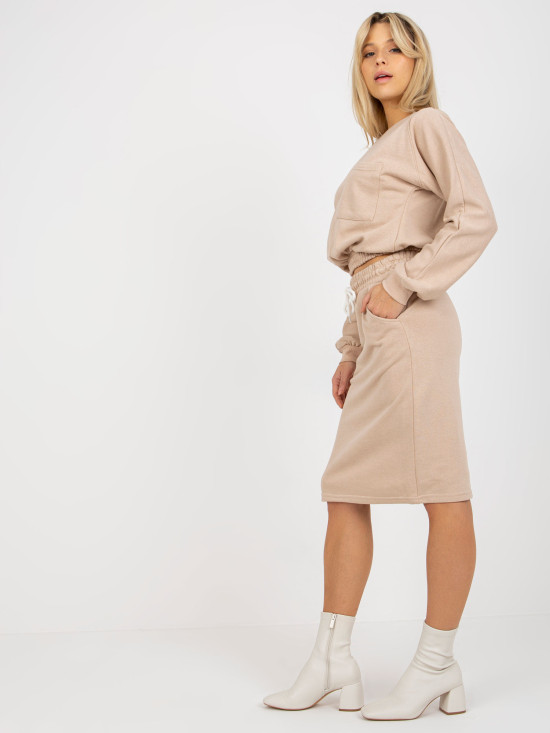 Beżowy casualowy komplet basic z krótką bluzą