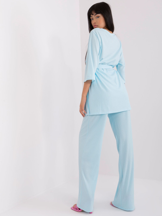 Jasnoniebieski komplet casualowy z bluzką oversize