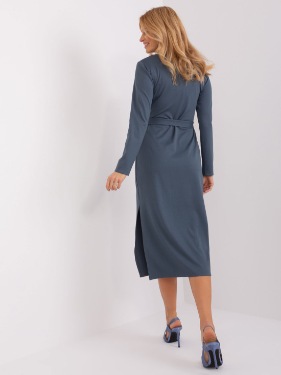Elegancka midi sukienka z długim rękawem