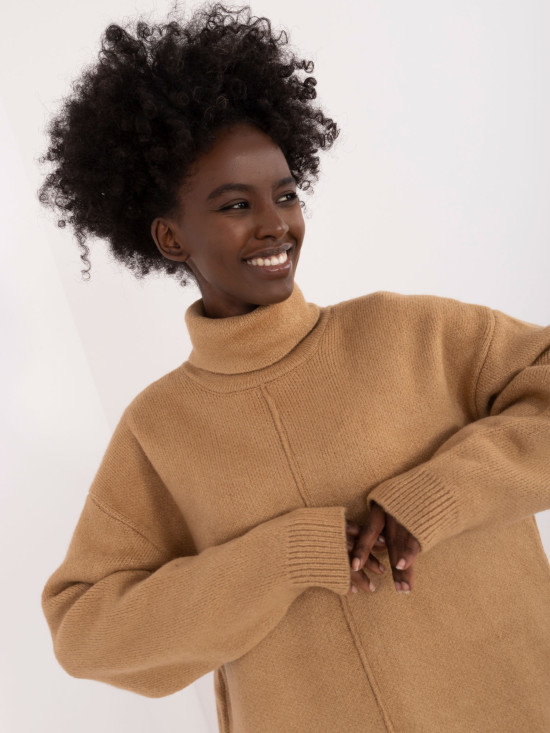 Stylowa brązowa mini sukienka z długim rękawem