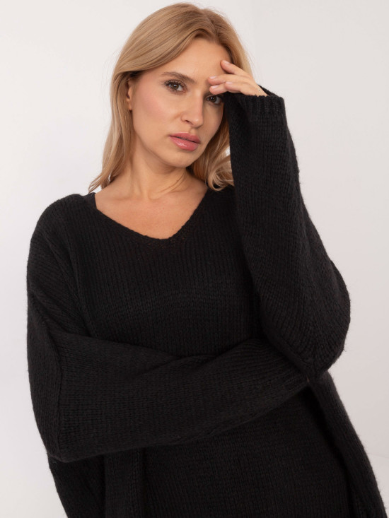 Elegancki czarny sweter