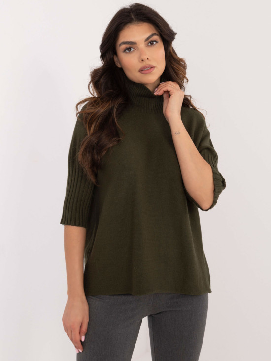 Stylowy khaki sweter z golfem