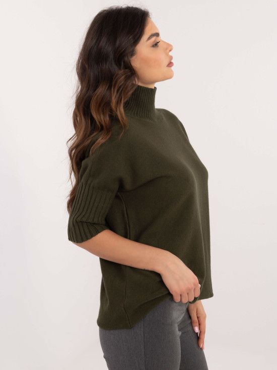 Stylowy khaki sweter z golfem