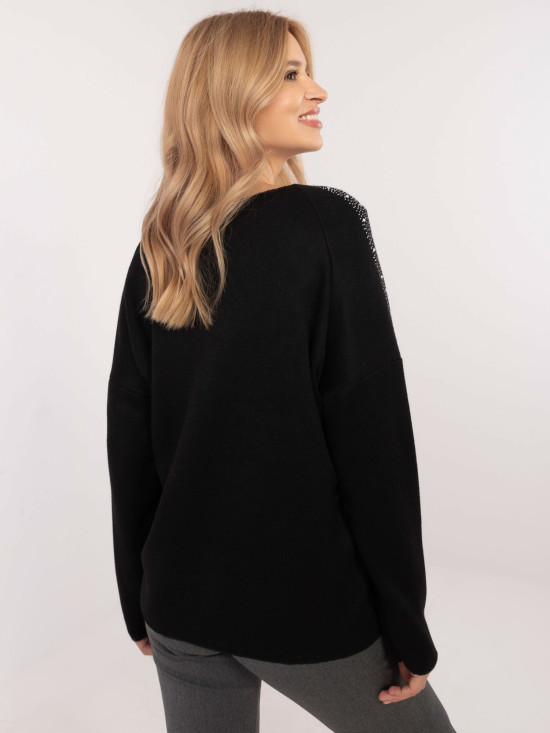 Elegancki czarny sweter z aplikacją