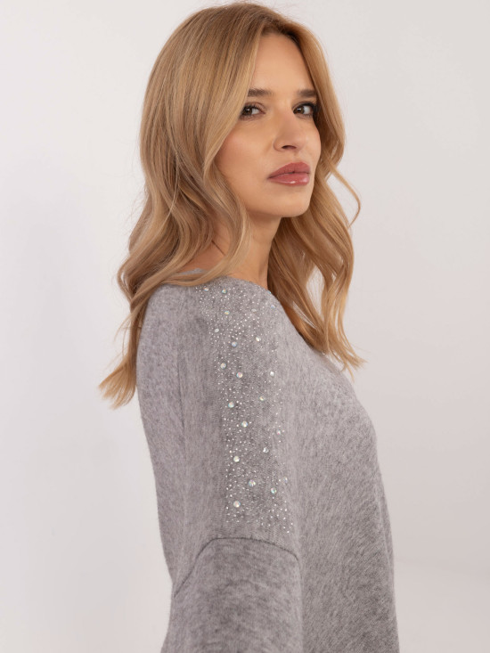 Elegancki szary sweter z aplikacją
