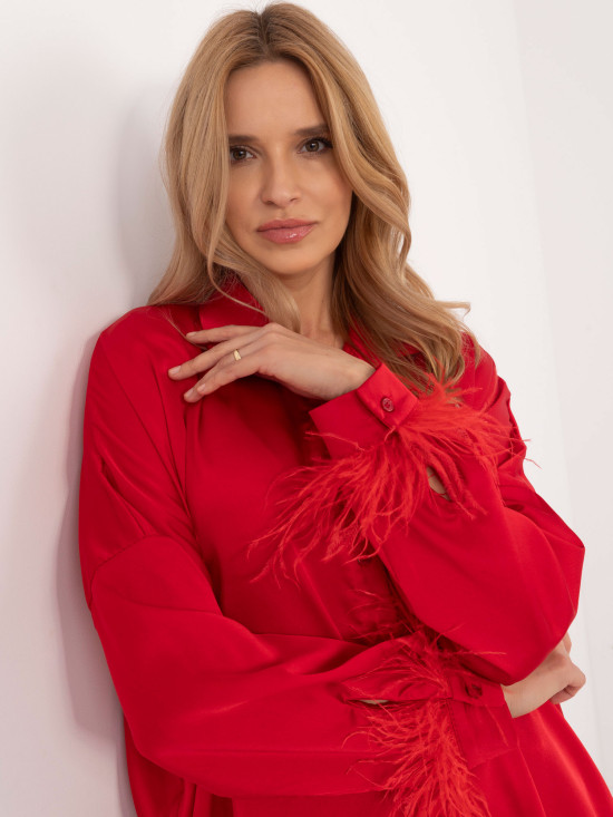 Elegancka czerwona bluzka z długim rękawem