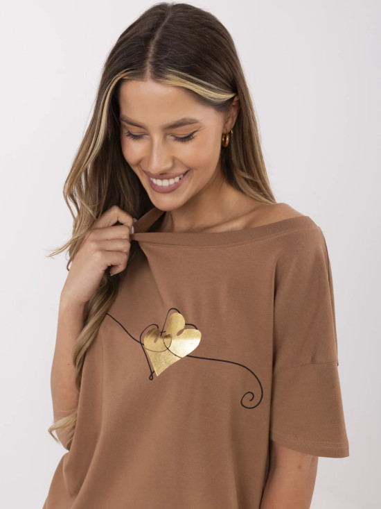 Stylowe t-shirt z krótkim rękawem w beżowym kolorze
