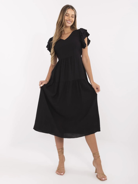 Elegancka czarna rozkloszowana sukienka