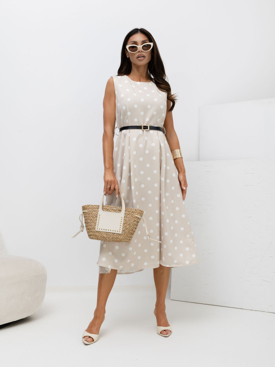 Beżowa sukienka midi w grochy z paskiem