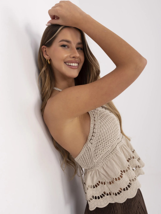 Beżowy boho top z koronkowym wzorem