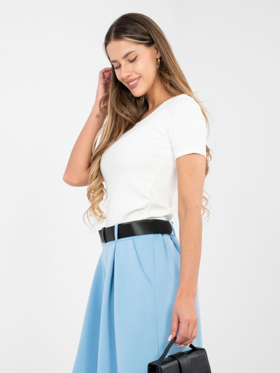 Biała prążkowana bawełniana bluzka z krótkim rękawem