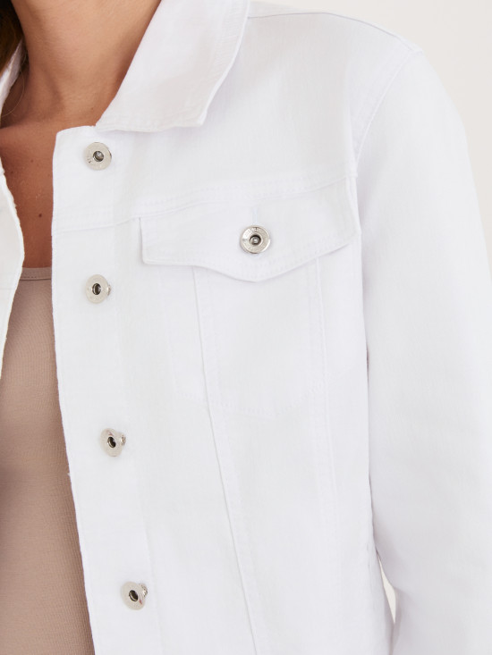 Biała kurtka jeansowa z kołnierzykiem