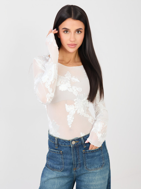 Biała elegancka bluzka z kwiatową aplikacją i haftem