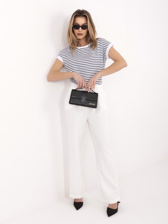 Biało-granatowa prążkowana koszulka z krótkim rękawem