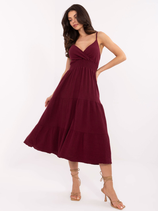 Bordowa rozkloszowana sukienka z ramiączkami