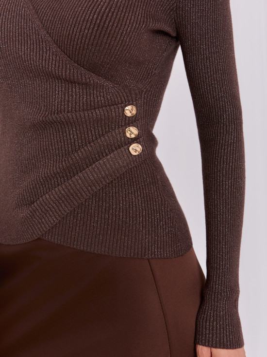 Brązowy elegancki sweter z kopertowym dekoltem