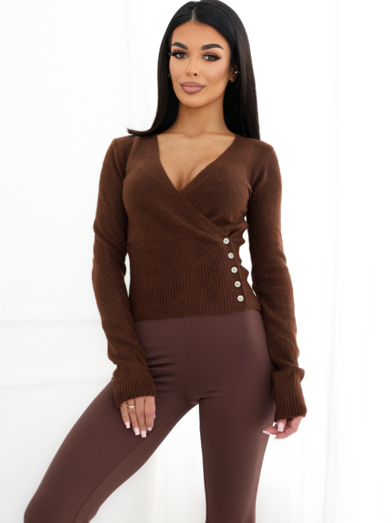 Elegancki brązowy sweter z kopertowym dekoltem w serek