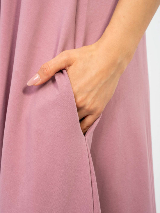 Maxi letnia sukienka z dekoltem V i kieszeniami, ciemnoróżowa