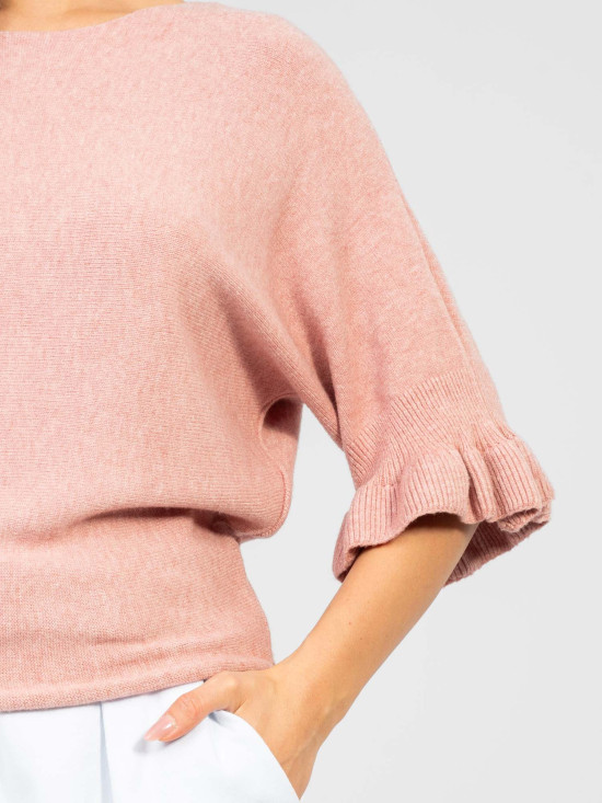 Elegancki różowy sweter z falbaną i rękawem 3/4