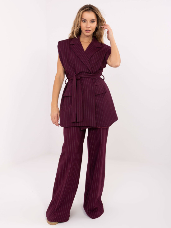 Elegancka bordowa kamizelka w paski z paskiem