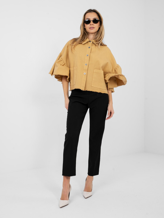 Krótka brązowa kurtka bawełniana z falbaną i rękawem 3/4