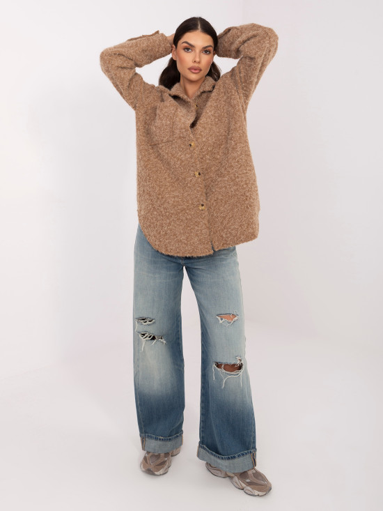 Stylowa camelowa kurtka z kołnierzykiem i kieszeniami