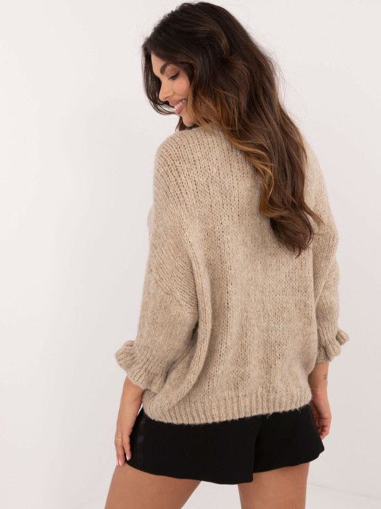 Stylowy beżowy sweter z 3/4 rękawami