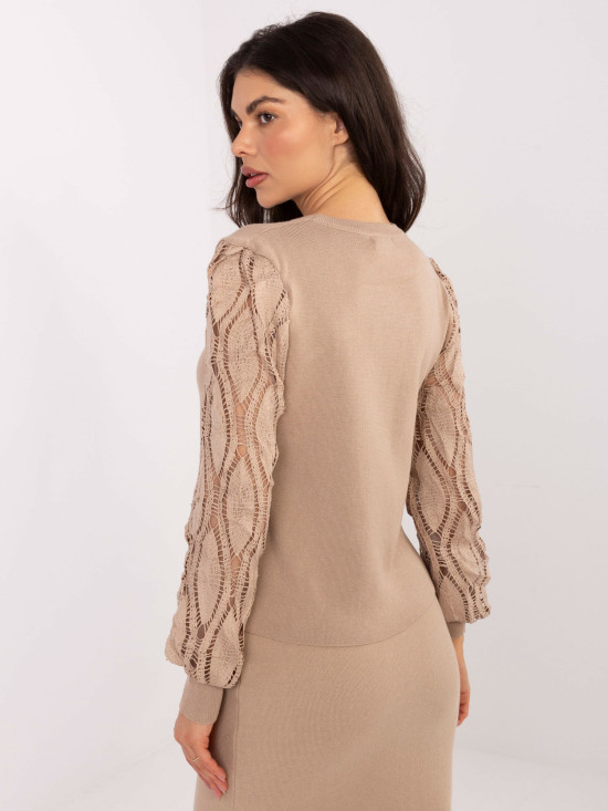 Elegancki beżowy sweter z bufiastymi rękawami