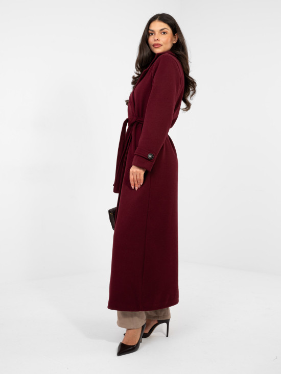 Elegancki czerwony płaszcz przejściowy z paskiem