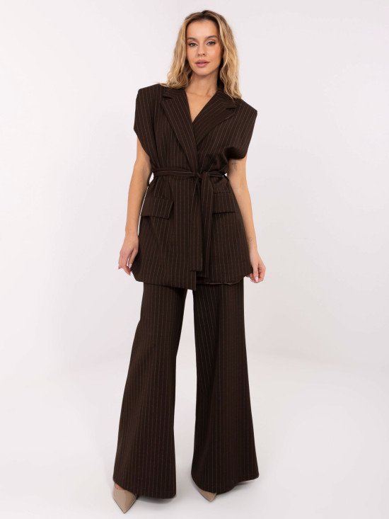 Elegancka brązowa kamizelka w paski z paskiem
