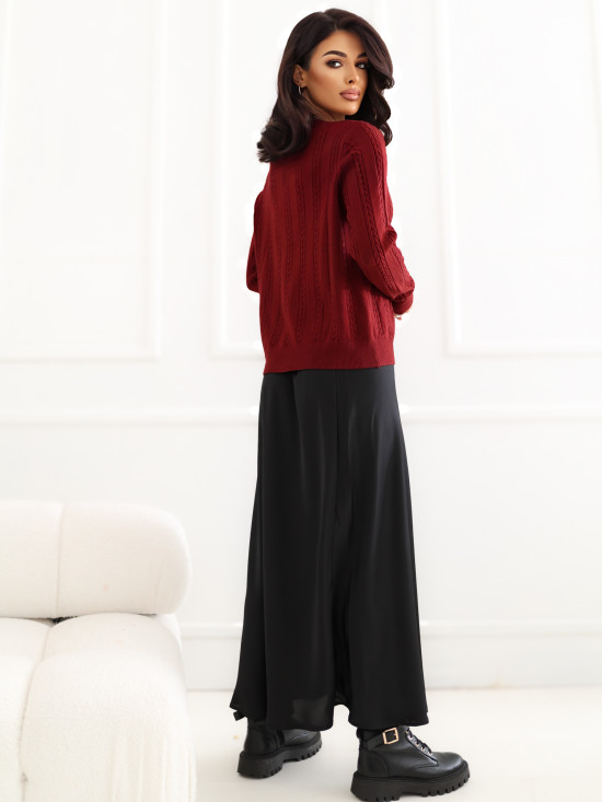Elegancki czerwony sweter z okrągłym dekoltem