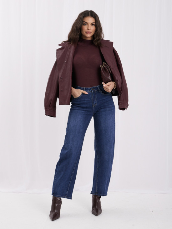 Ciemnoniebieskie mom jeans z wysokim stanem