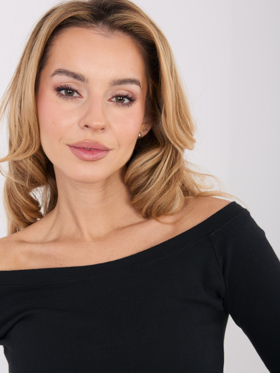 Czarna bawełniana bluzka hiszpanka